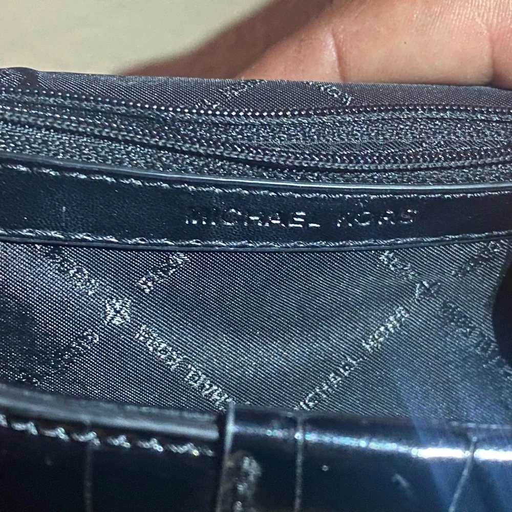 Sold MICHAEL KORS SONIA SMALL SHOULDER CROSSBODY BAG BLACK LEATHER GOLD NEW - Picture 6 of 16